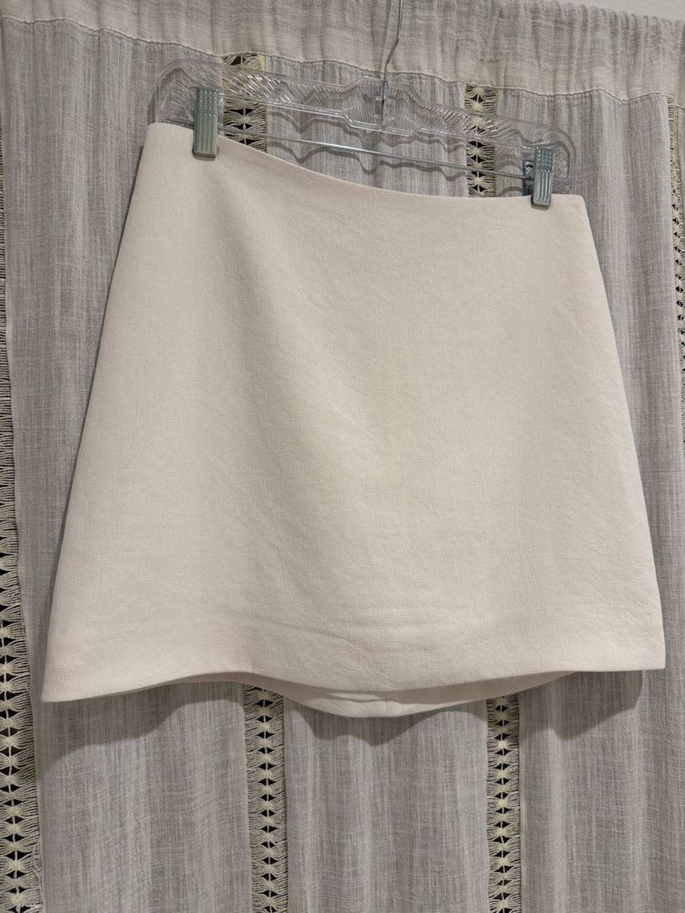 Aritzia Classic White Mini Skirt